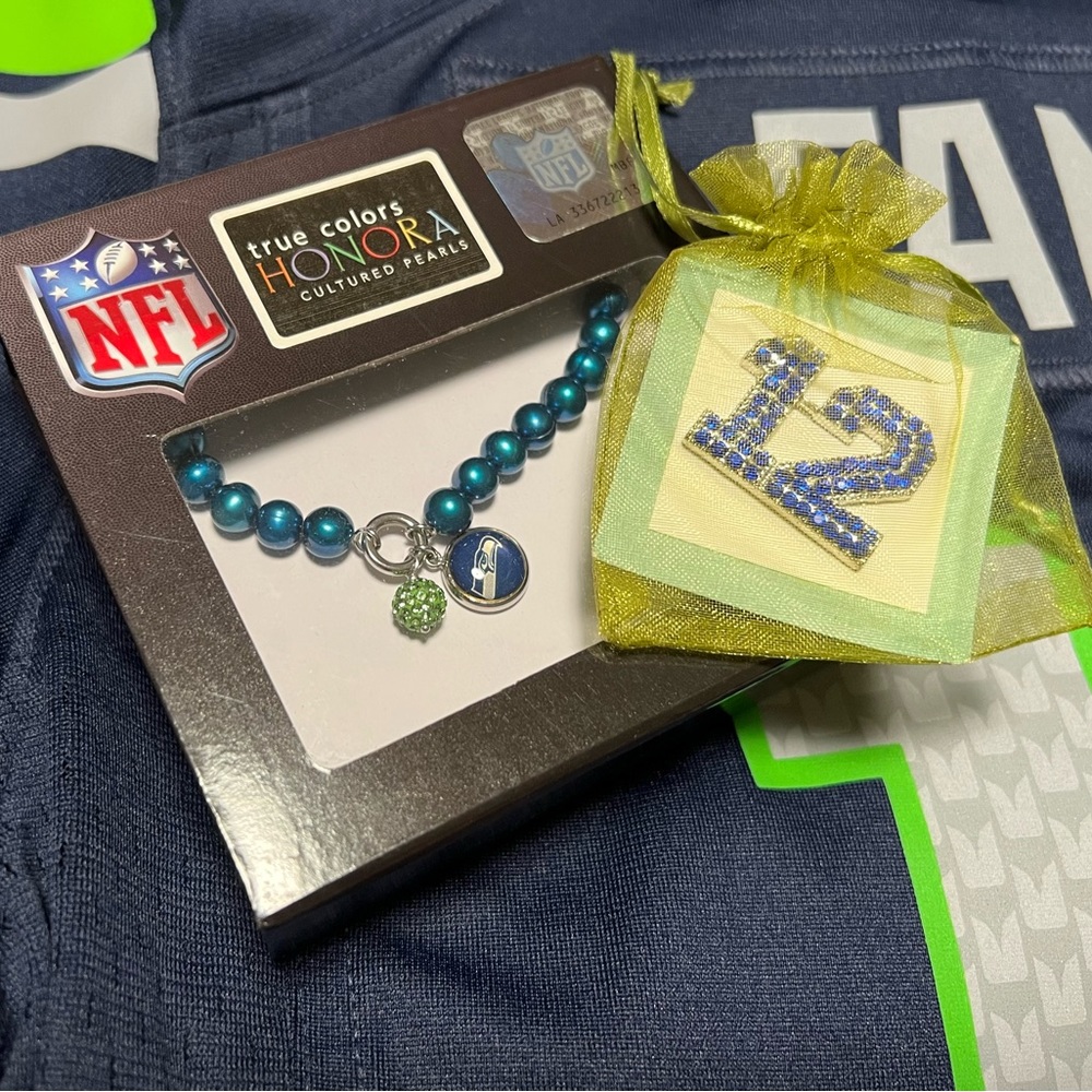 Seahawks Bundle - 💙💚💗 - Picture 3 of 4